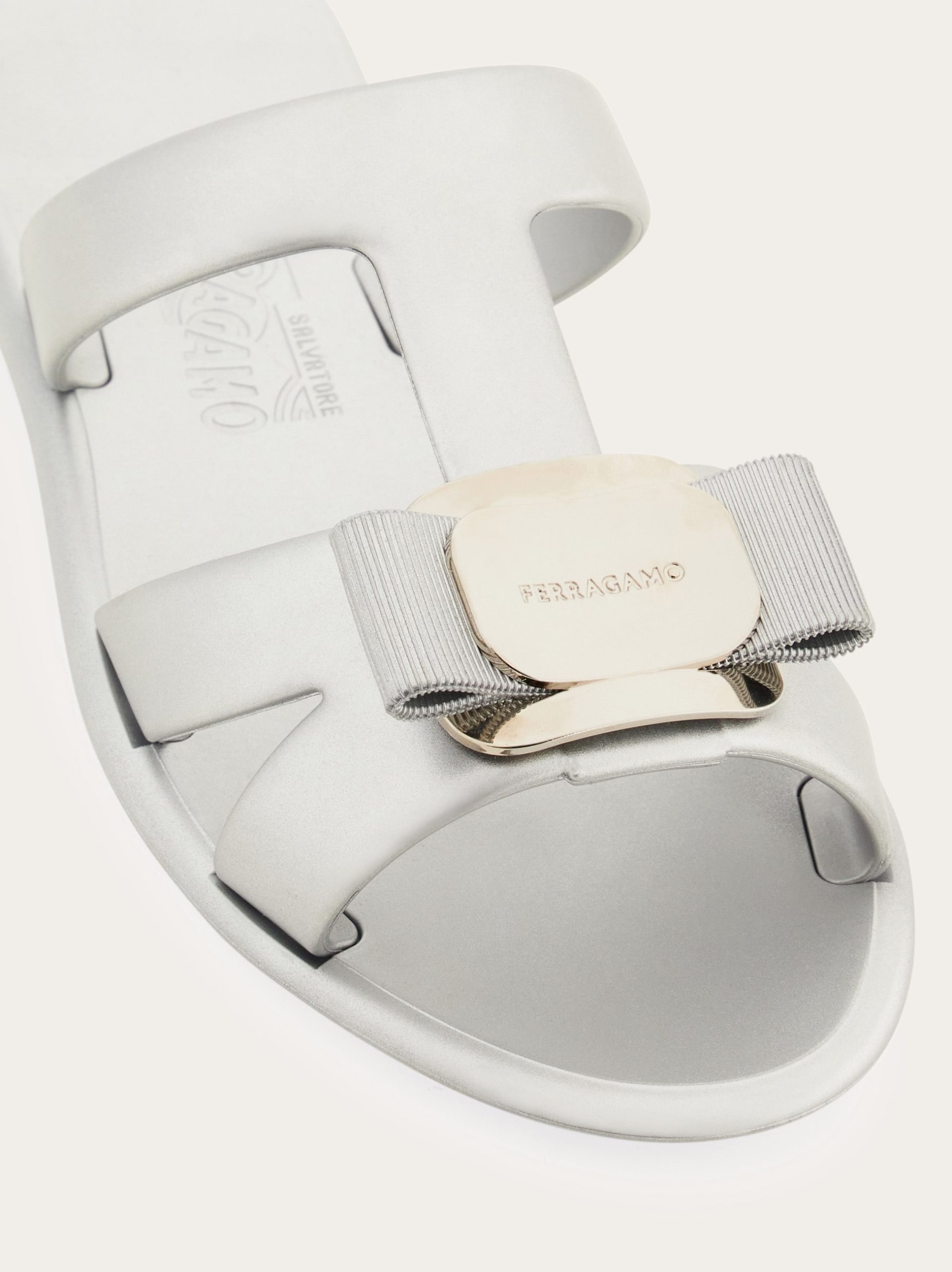 Ferragamo New Vara plate strappy slide - Image 2